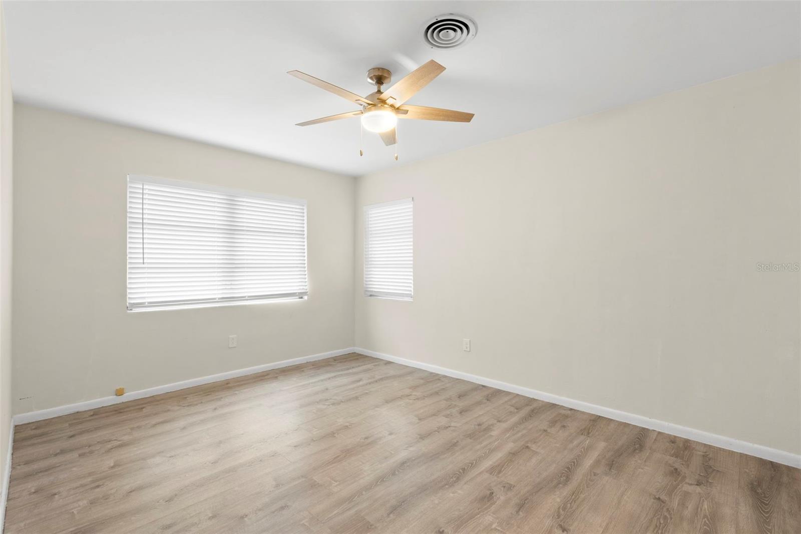 Image 19 of 25 For 809 Duncan Avenue