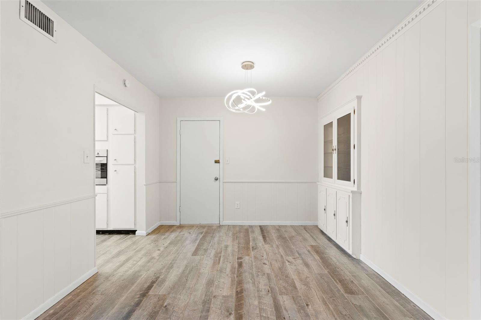 Image 8 of 25 For 809 Duncan Avenue