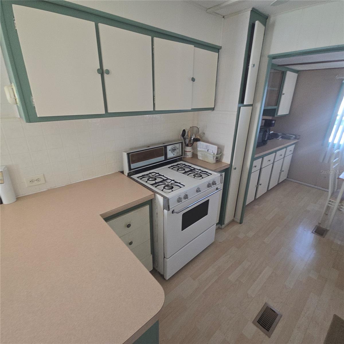 Image 13 of 18 For 27466 Us Highway 19 N 3