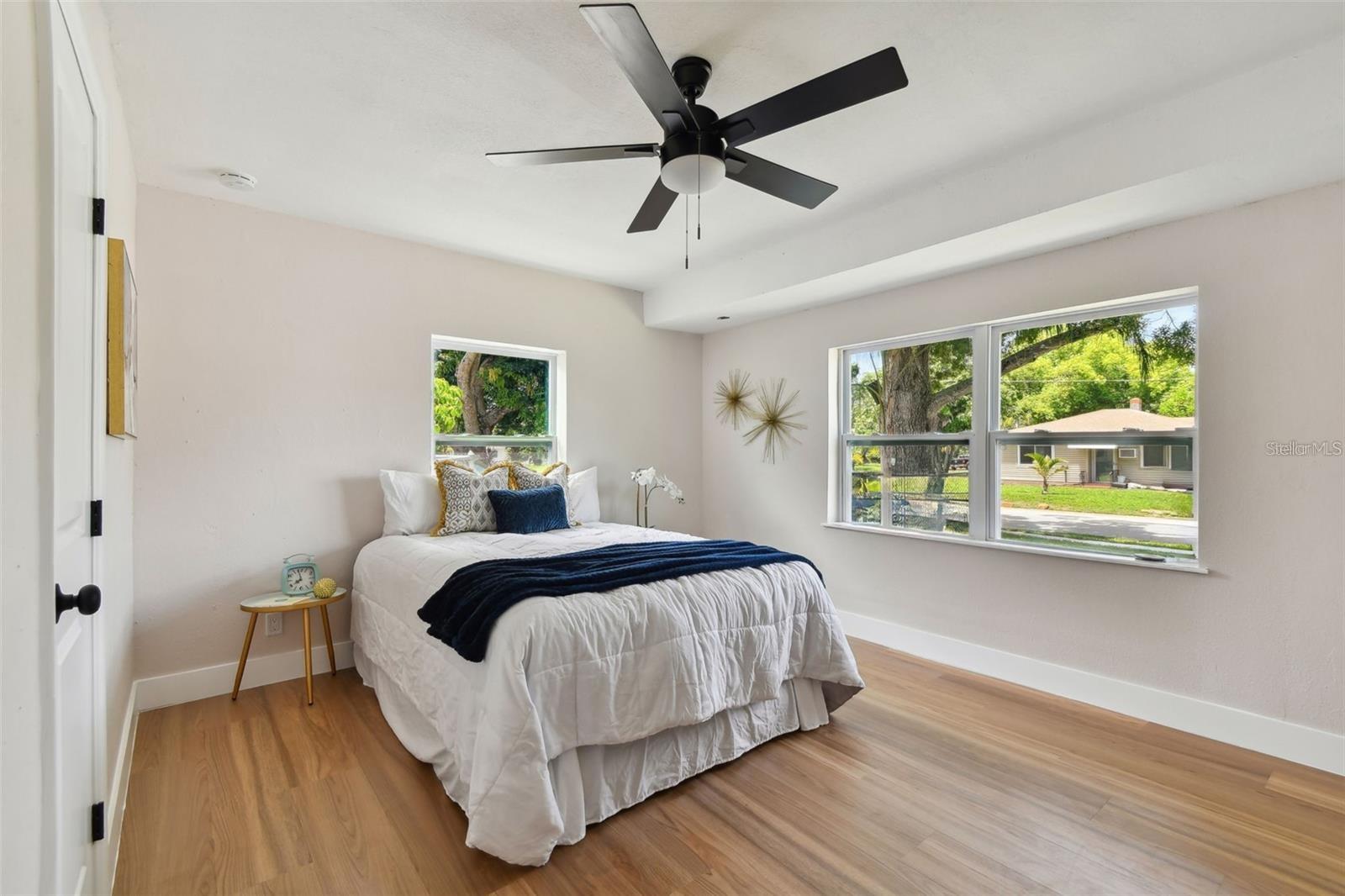 Listing photo id 10 for 1826 30th Street S