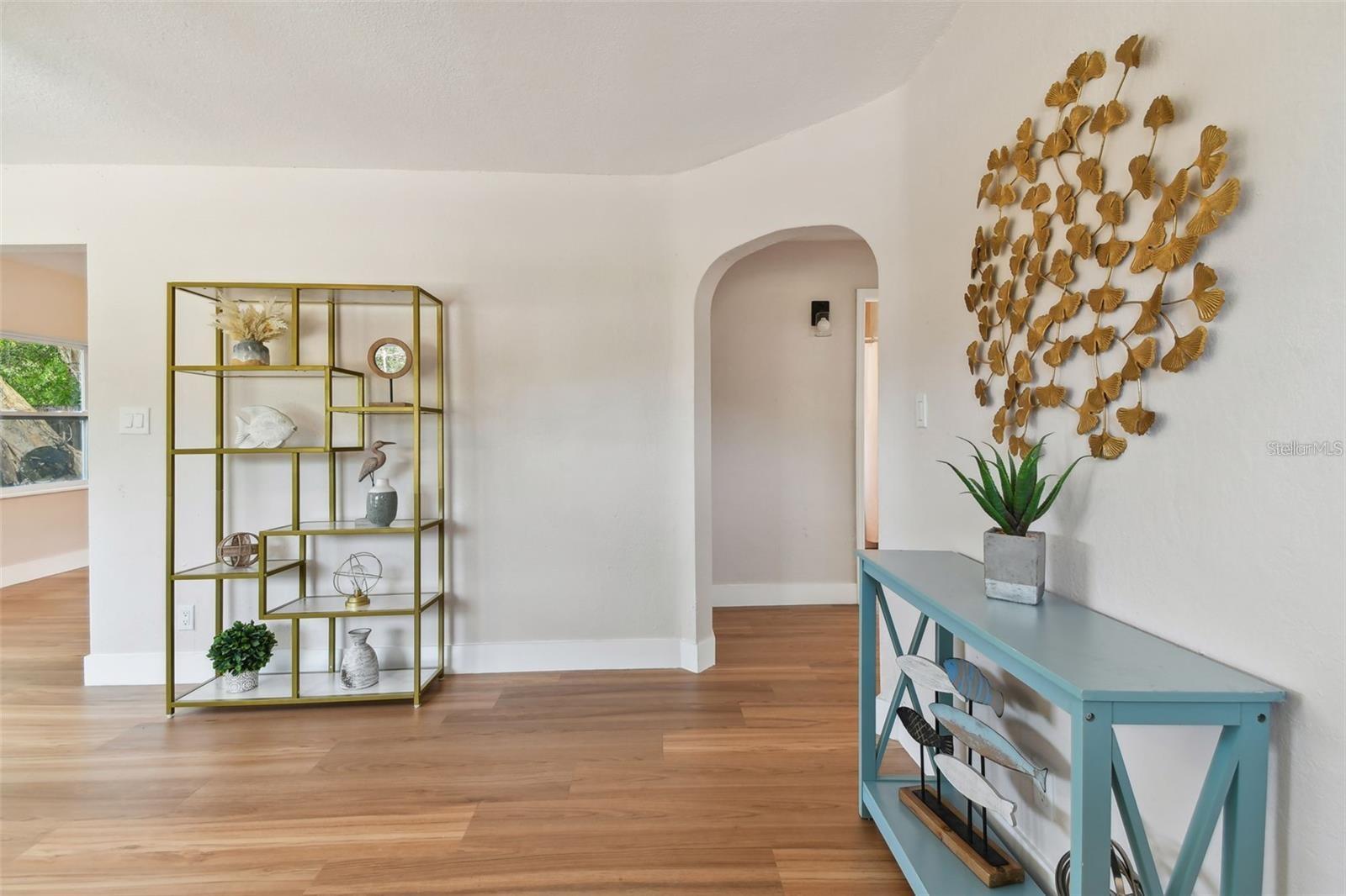 Listing photo id 0 for 1826 30th Street S