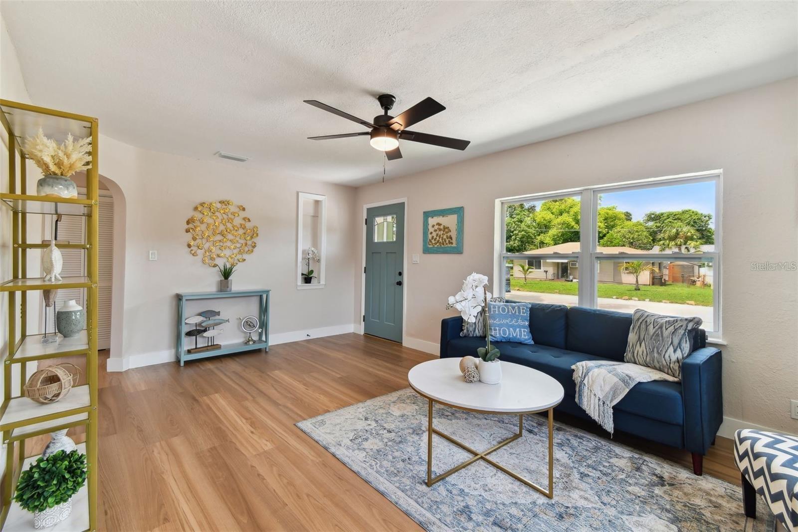 Listing photo id 3 for 1826 30th Street S