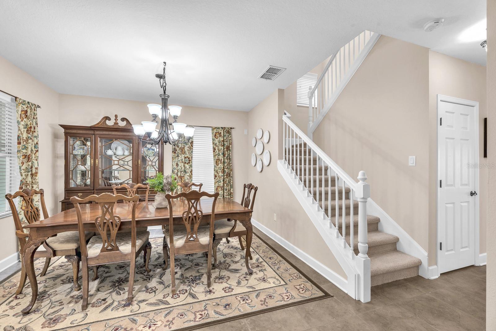 Listing photo id 8 for 5945 Beaconpark Street