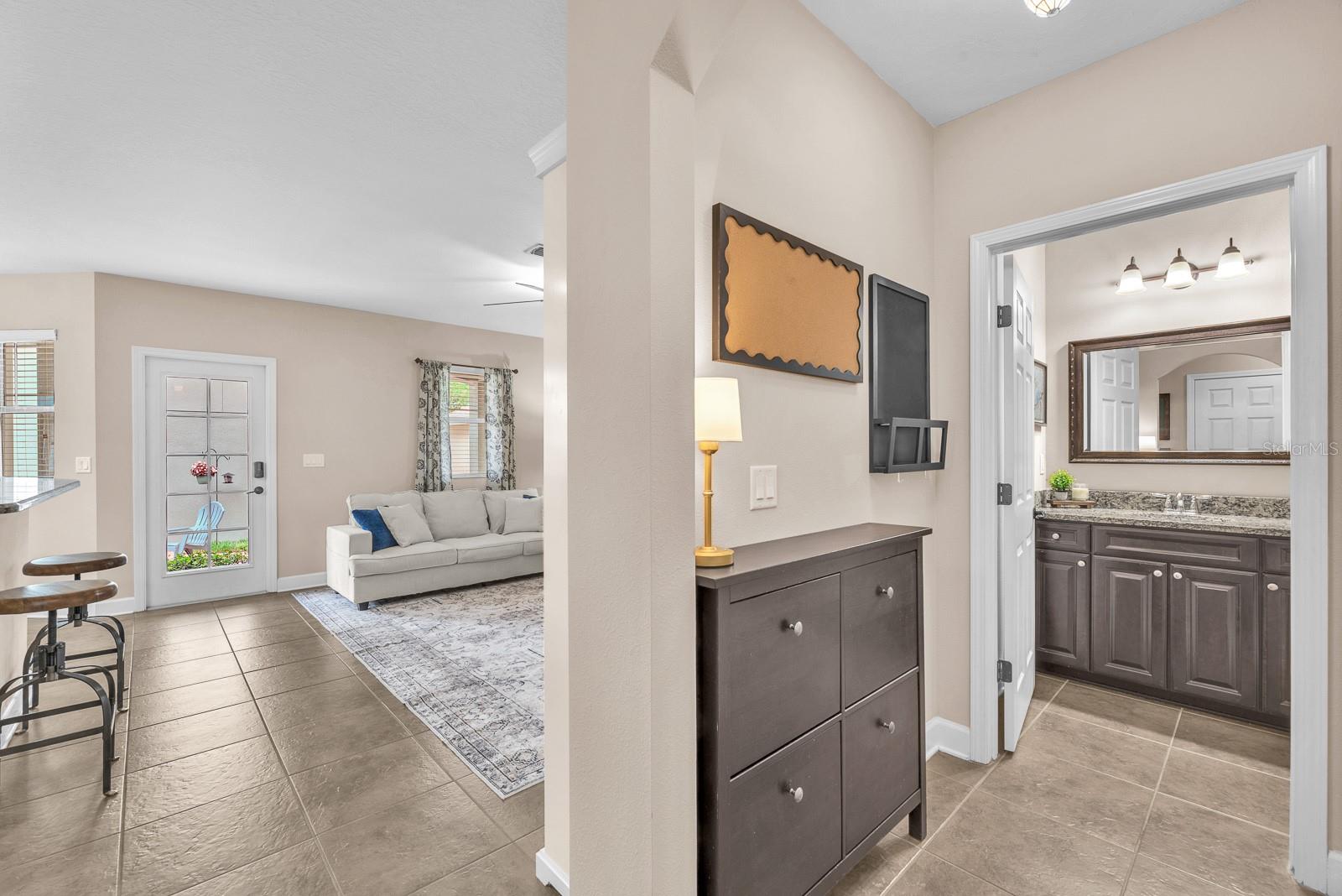 Listing photo id 10 for 5945 Beaconpark Street