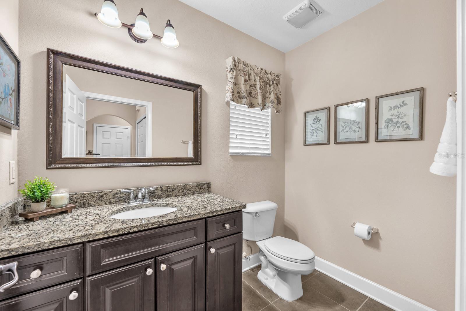 Listing photo id 11 for 5945 Beaconpark Street