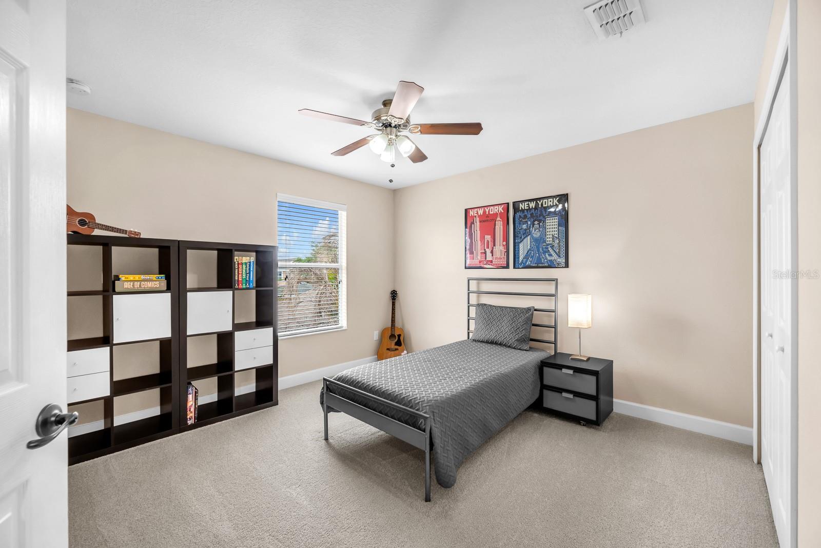 Listing photo id 22 for 5945 Beaconpark Street