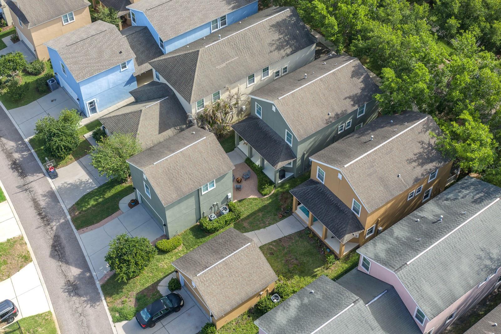 Listing photo id 2 for 5945 Beaconpark Street