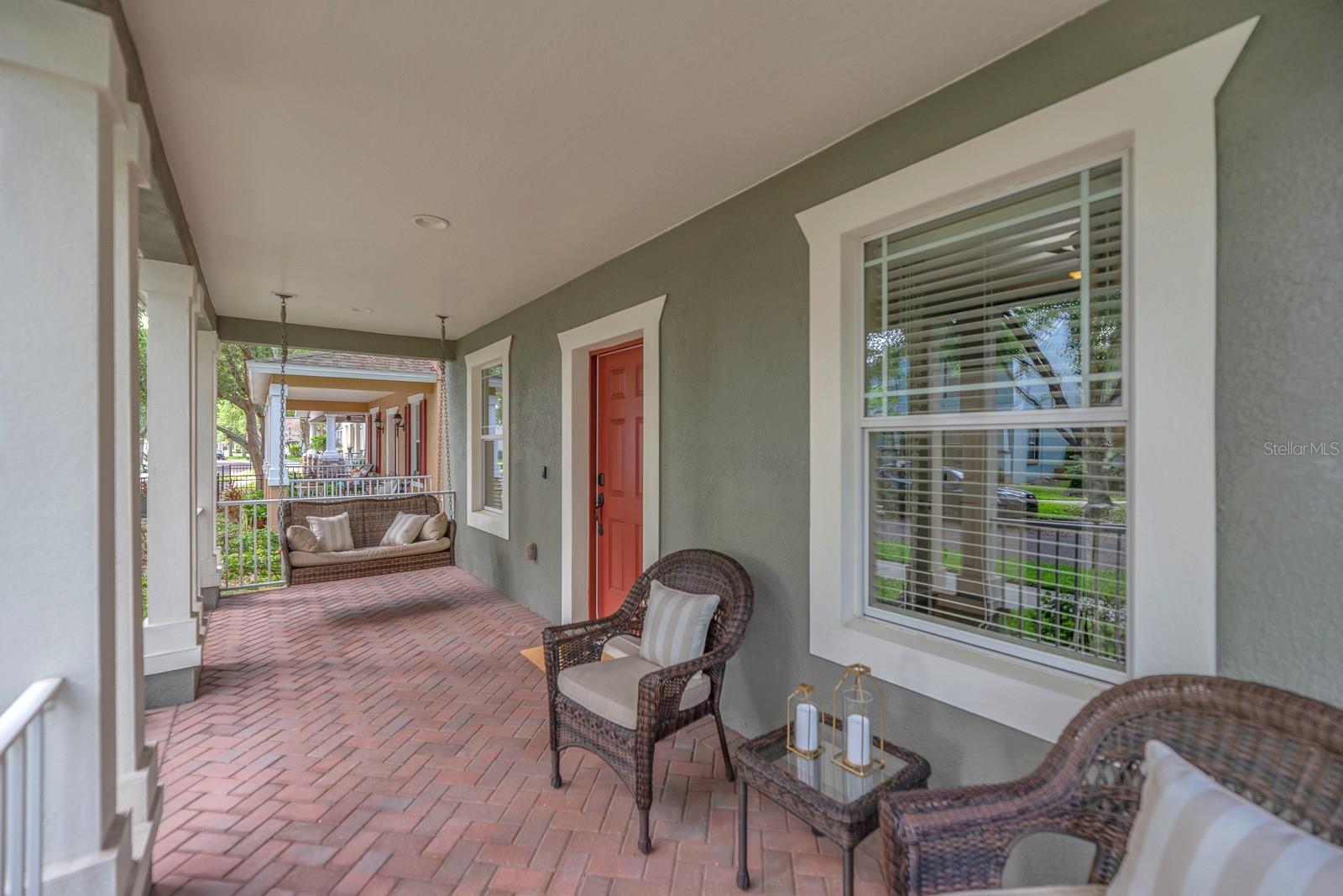 Listing photo id 3 for 5945 Beaconpark Street