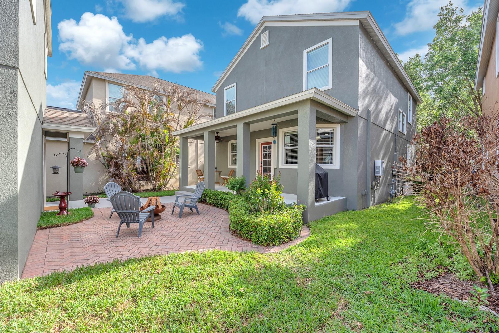 Listing photo id 4 for 5945 Beaconpark Street