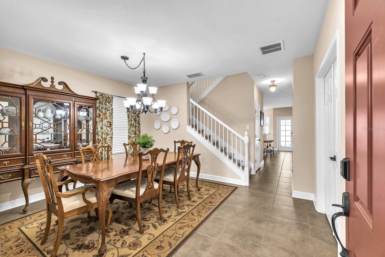 Listing photo id 7 for 5945 Beaconpark Street