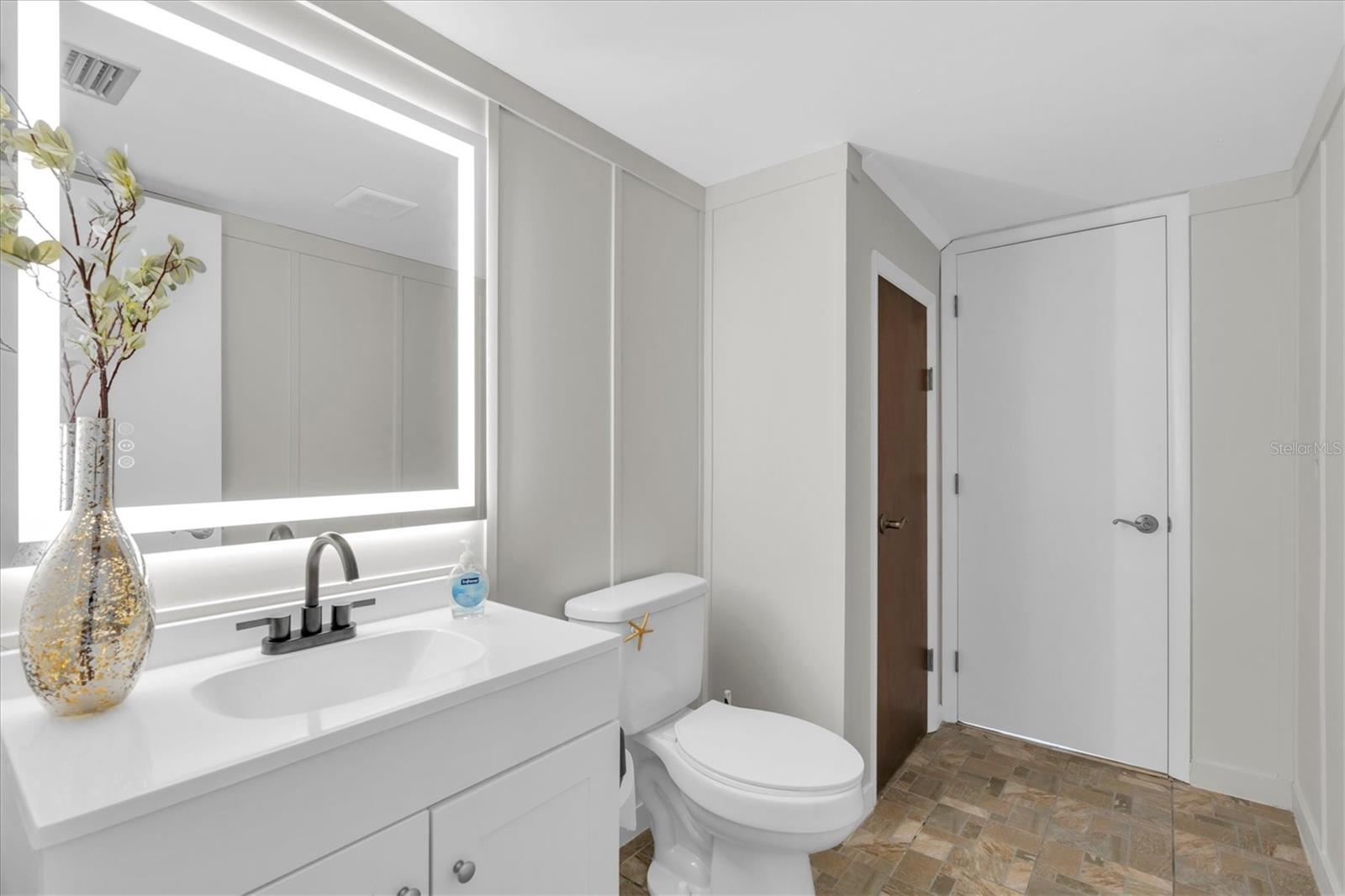 Image 18 of 44 For 7602 Winging Way Drive