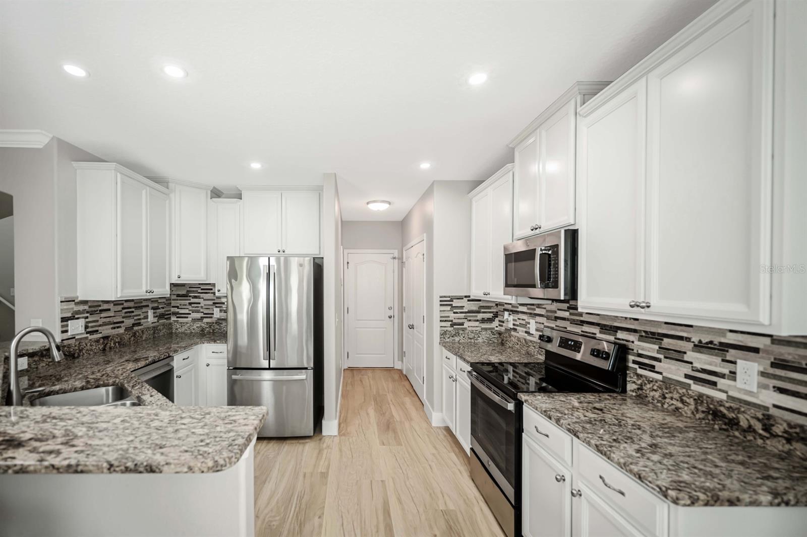 Image 13 of 44 For 1402 Trailwater Street