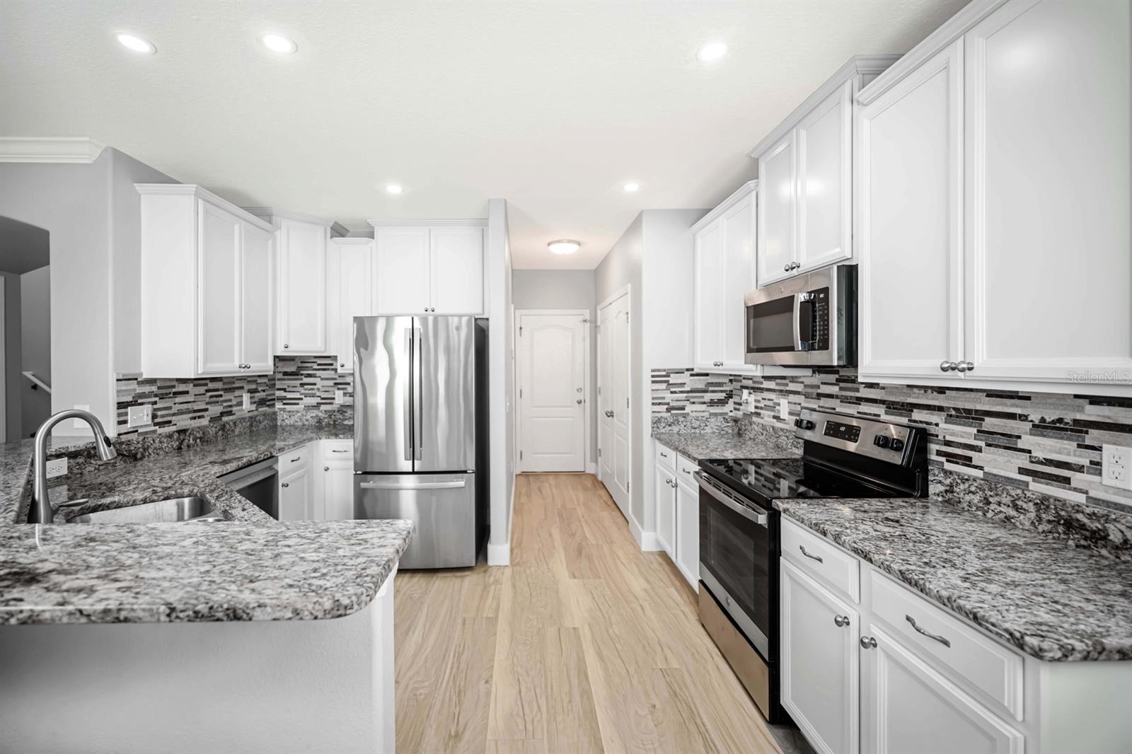 Image 14 of 44 For 1402 Trailwater Street