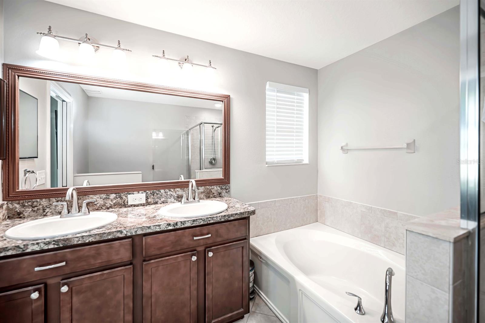 Image 26 of 44 For 1402 Trailwater Street