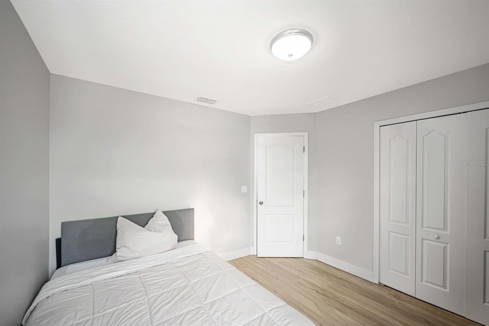 Image 31 of 44 For 1402 Trailwater Street