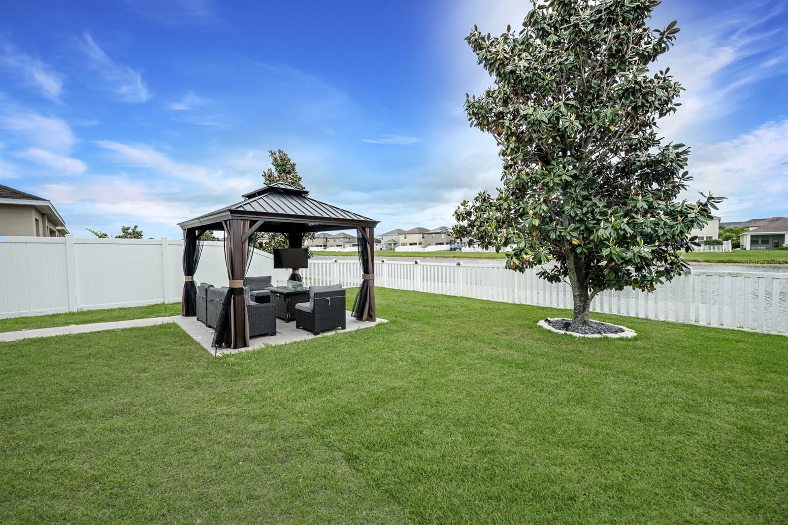 Image 39 of 44 For 1402 Trailwater Street