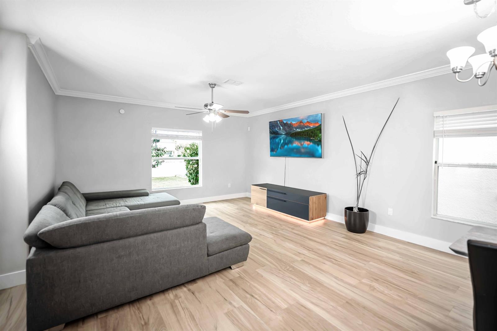 Image 8 of 44 For 1402 Trailwater Street