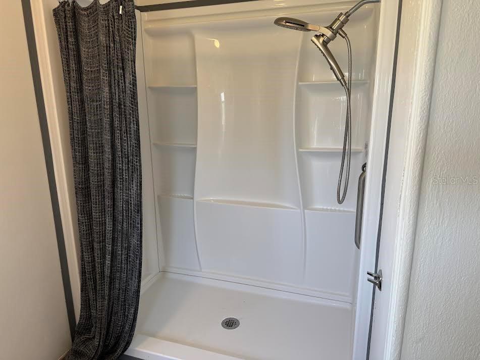 Image 17 of 36 For 5168 Rubber Tree Circle