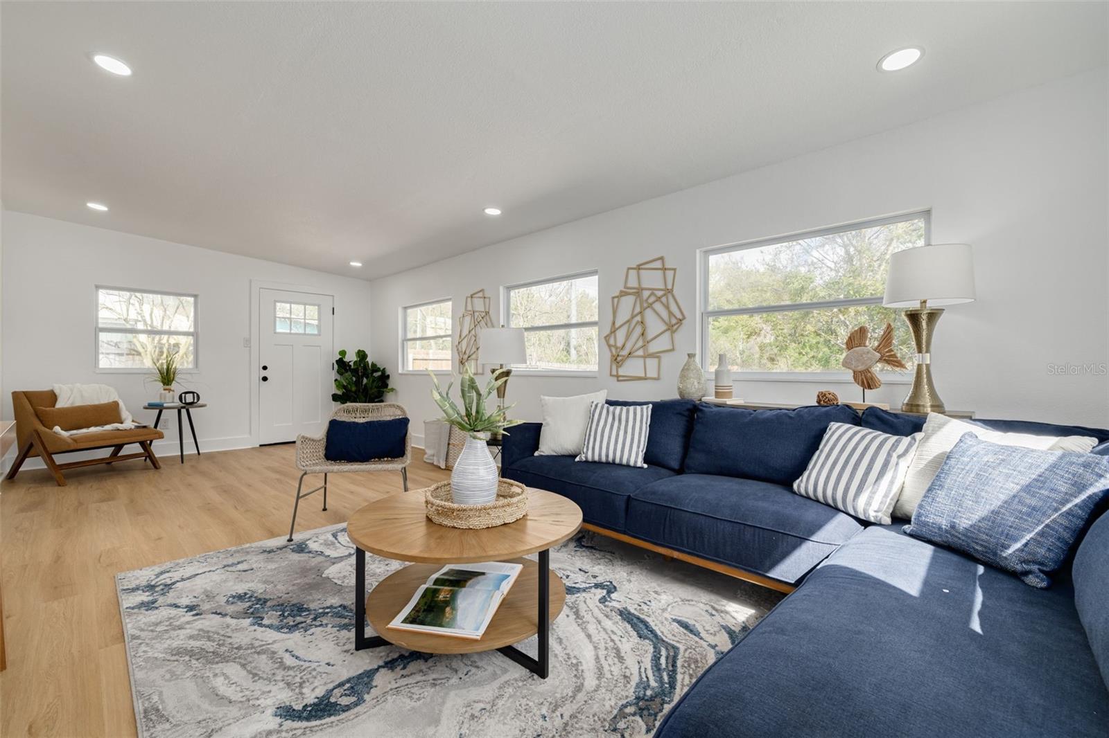 Image 13 of 29 For 616 5th Avenue Se