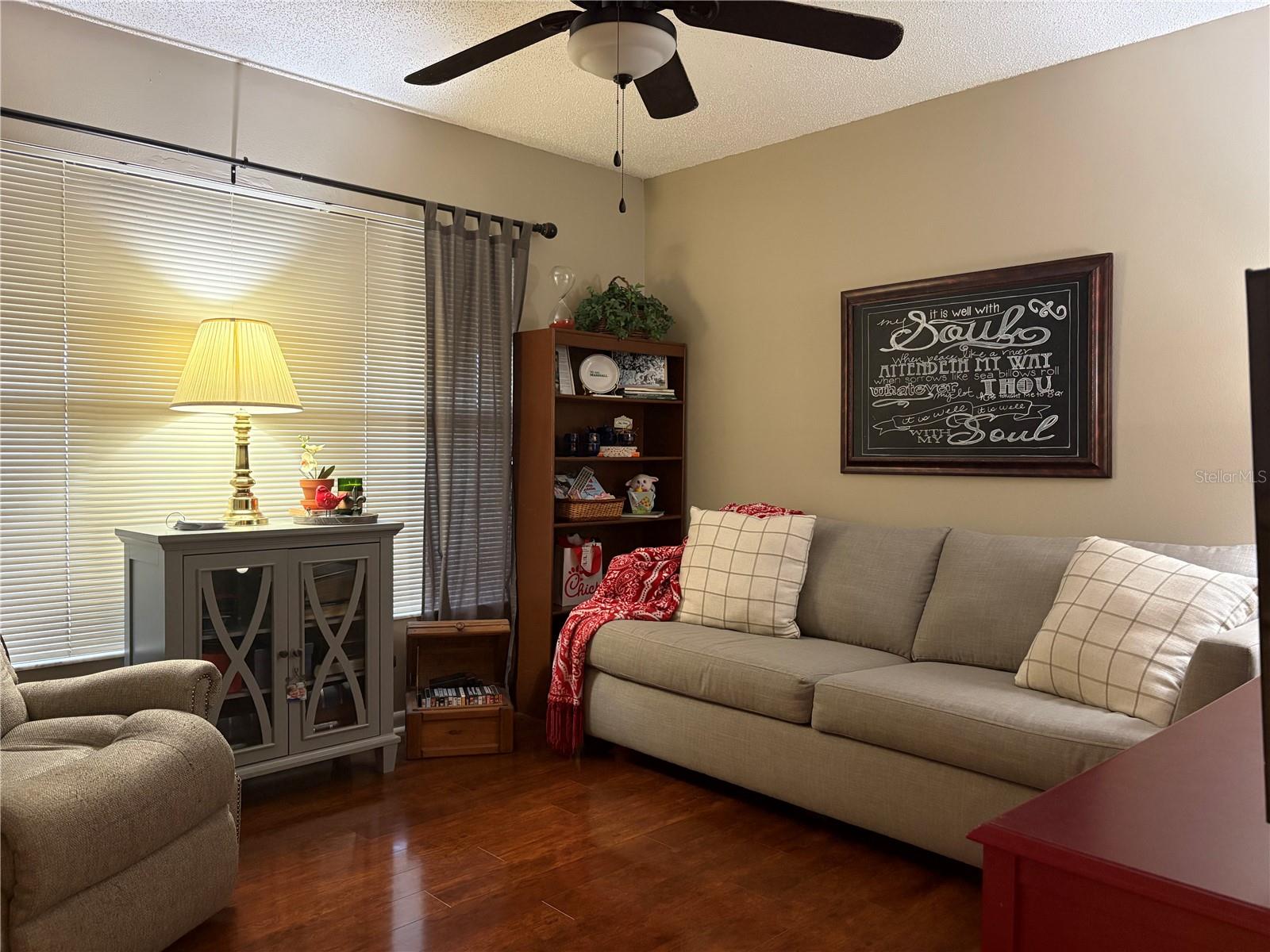 Image 10 of 21 For 811 Oak Park Place