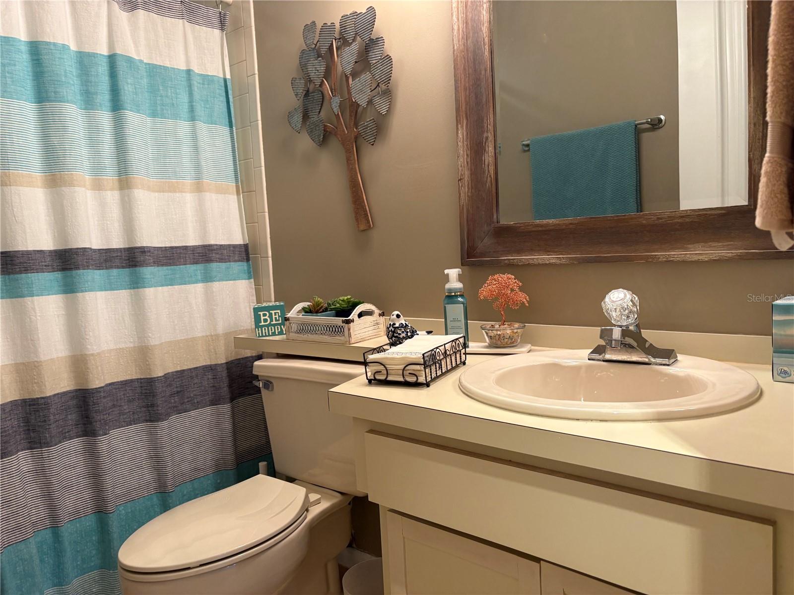 Image 11 of 21 For 811 Oak Park Place