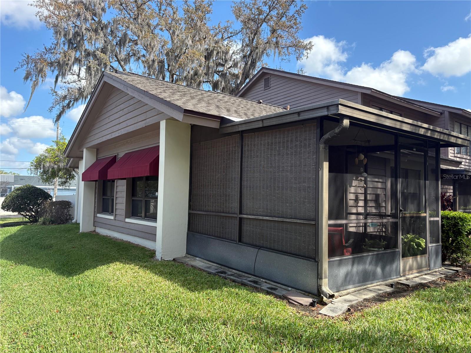 Image 16 of 21 For 811 Oak Park Place