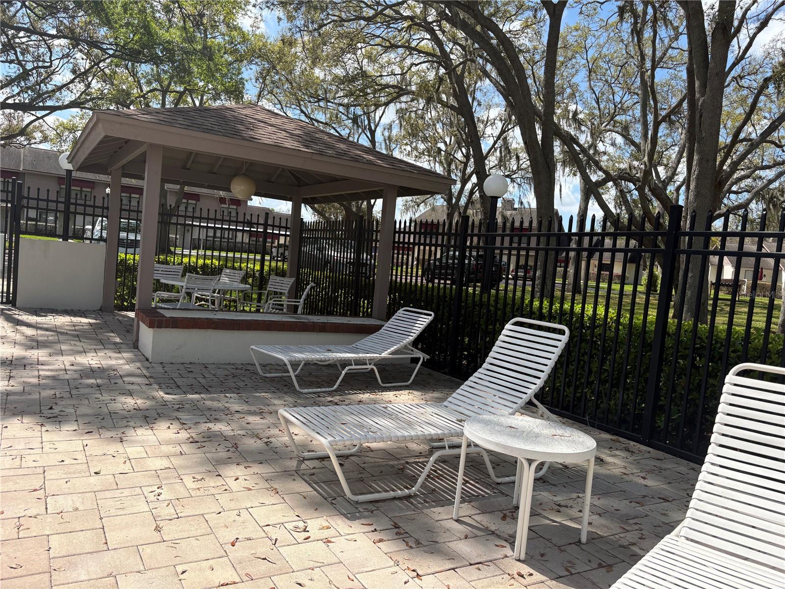 Image 18 of 21 For 811 Oak Park Place