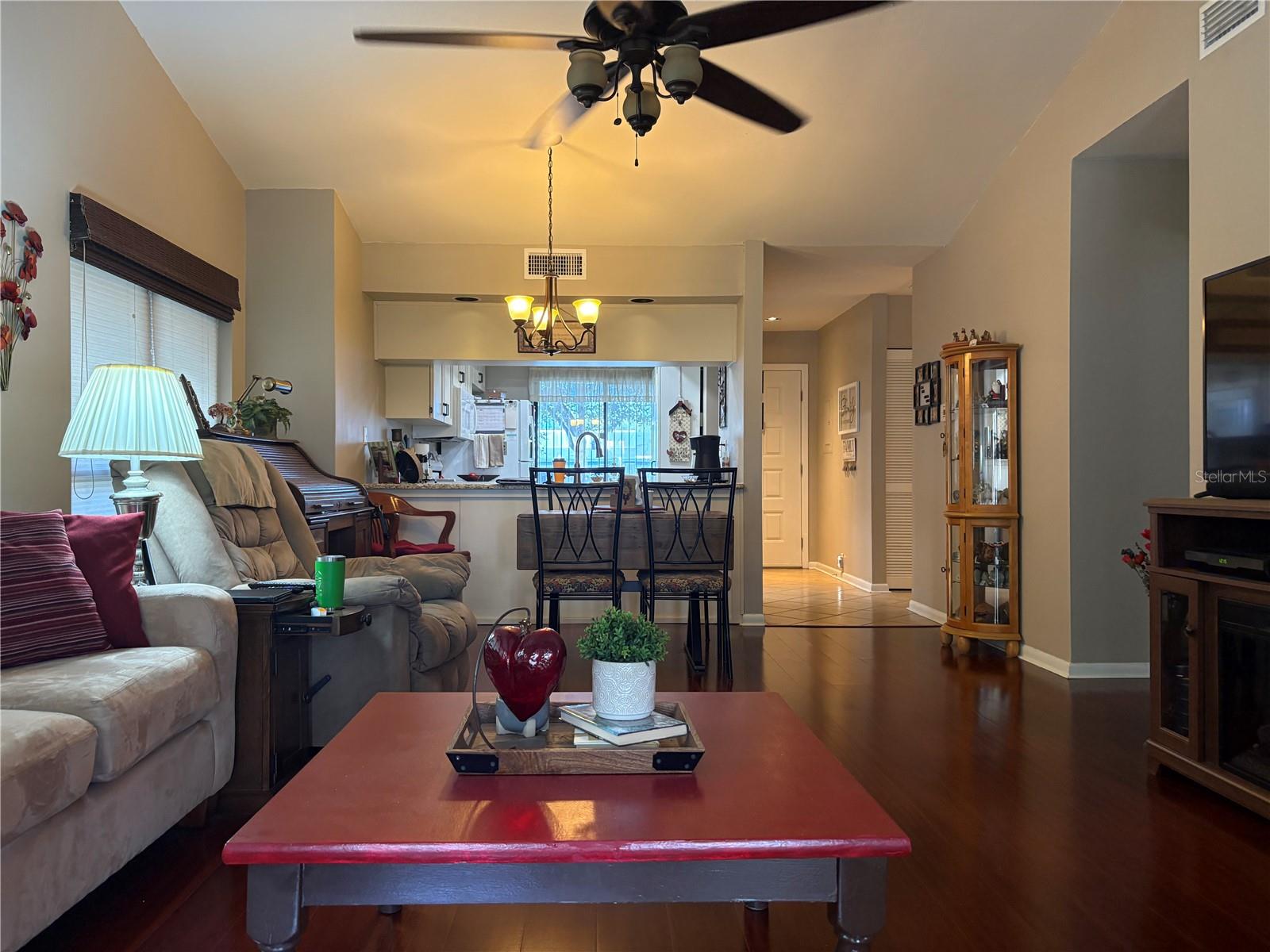 Image 3 of 21 For 811 Oak Park Place