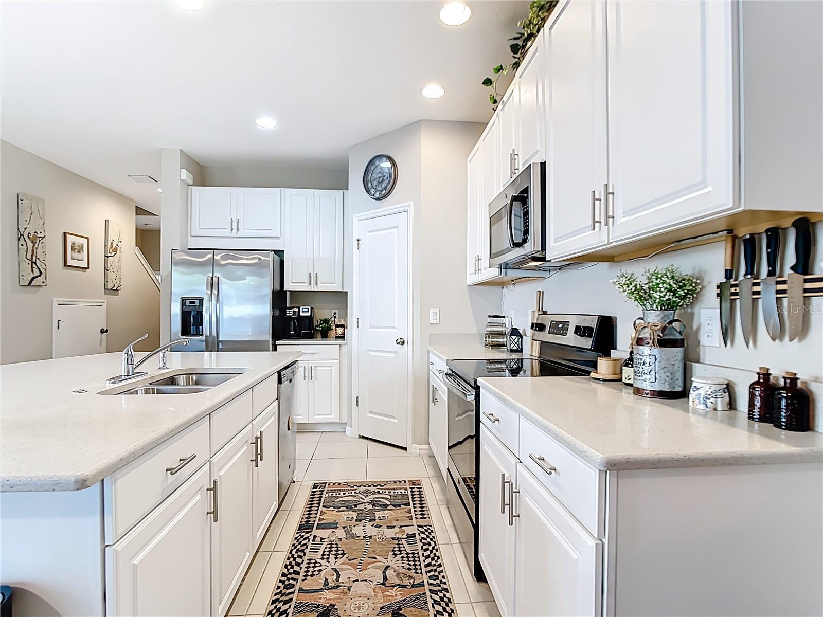 Image 11 of 47 For 10525 Oakside Drive