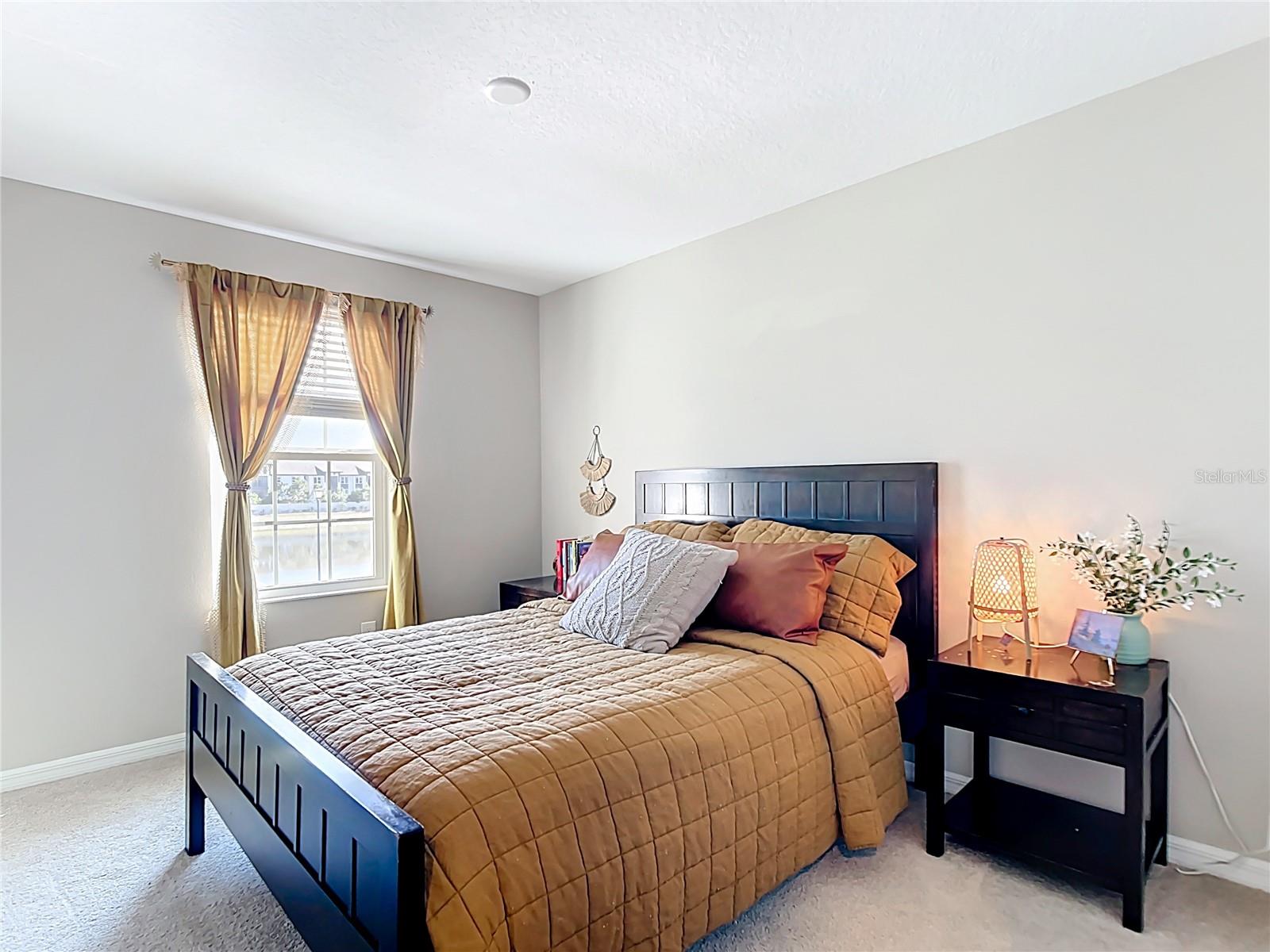 Image 35 of 47 For 10525 Oakside Drive