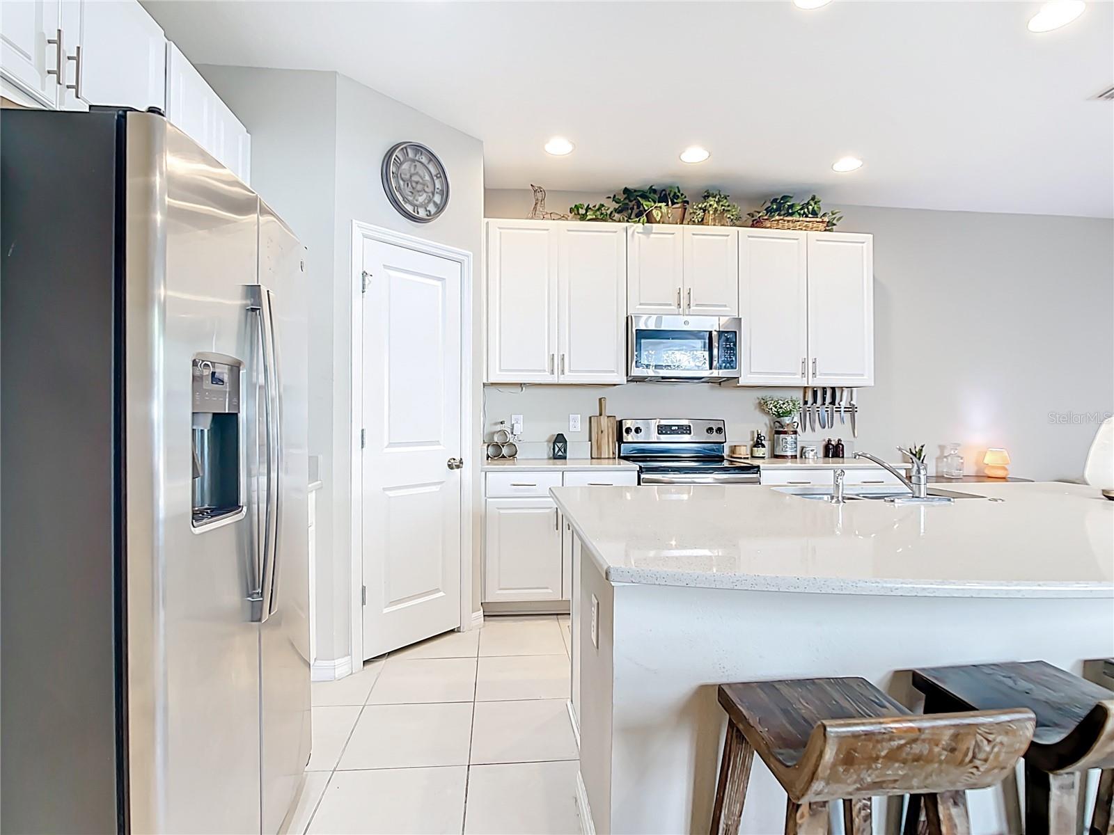 Image 8 of 47 For 10525 Oakside Drive