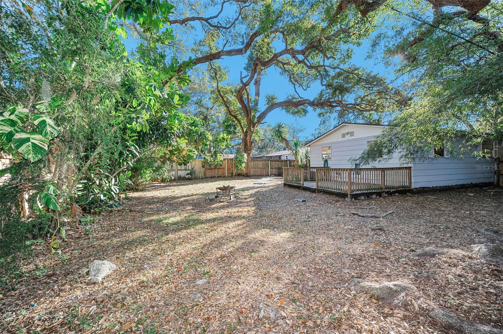 Listing photo id 18 for 504 Belmont Street