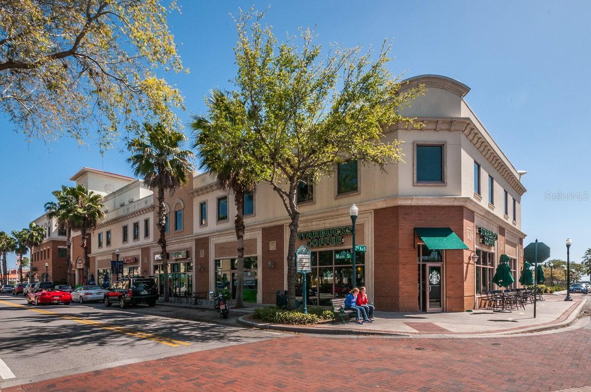 Listing photo id 24 for 504 Belmont Street