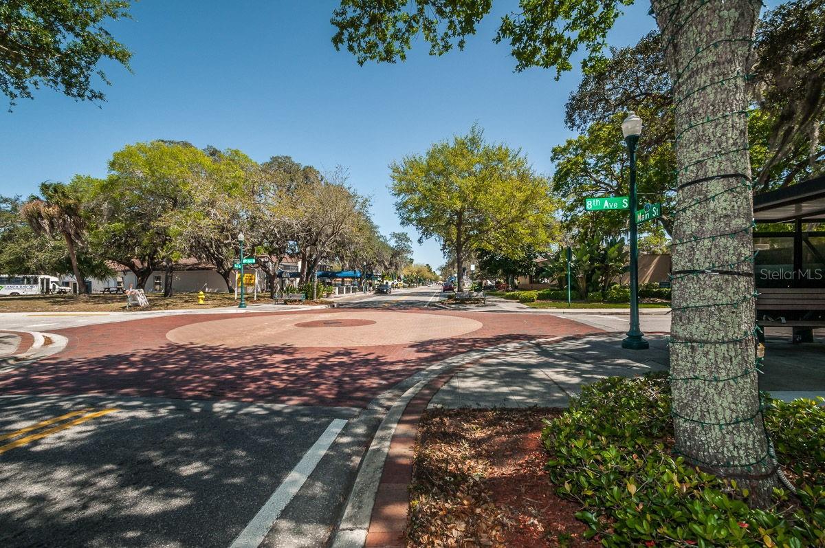 Listing photo id 37 for 504 Belmont Street