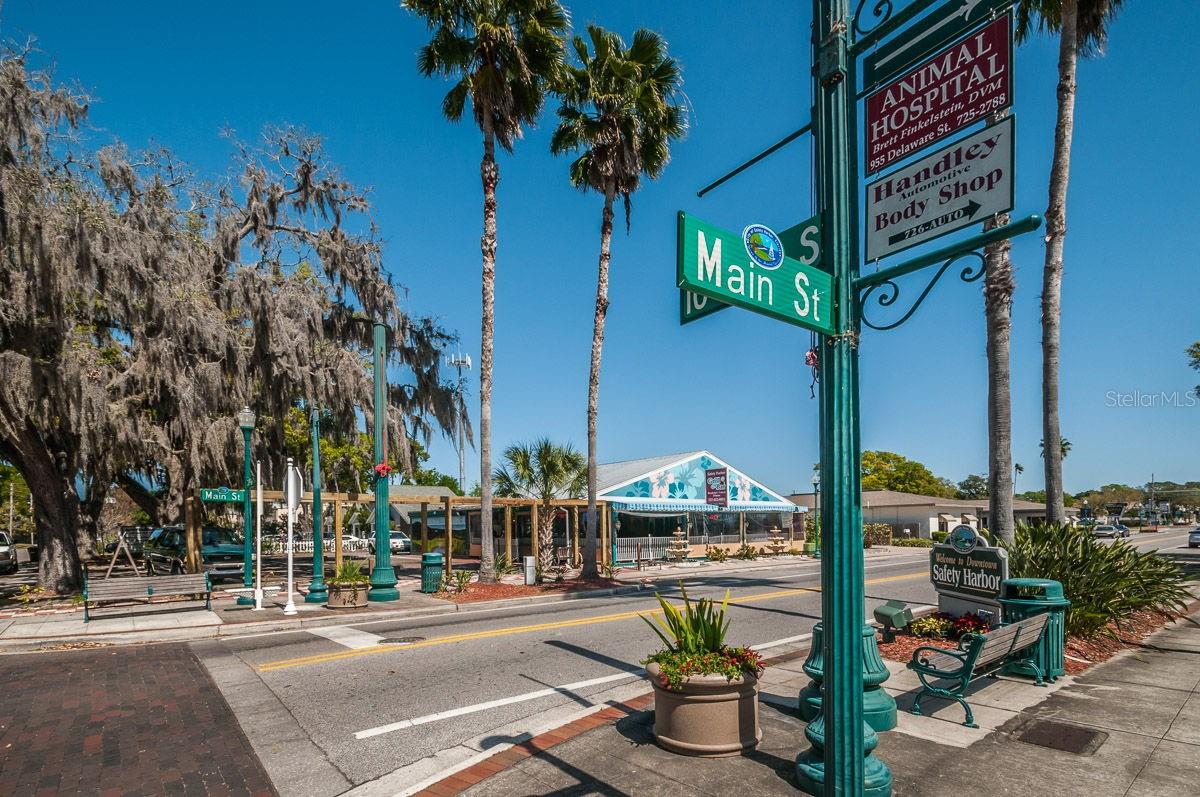 Listing photo id 39 for 504 Belmont Street