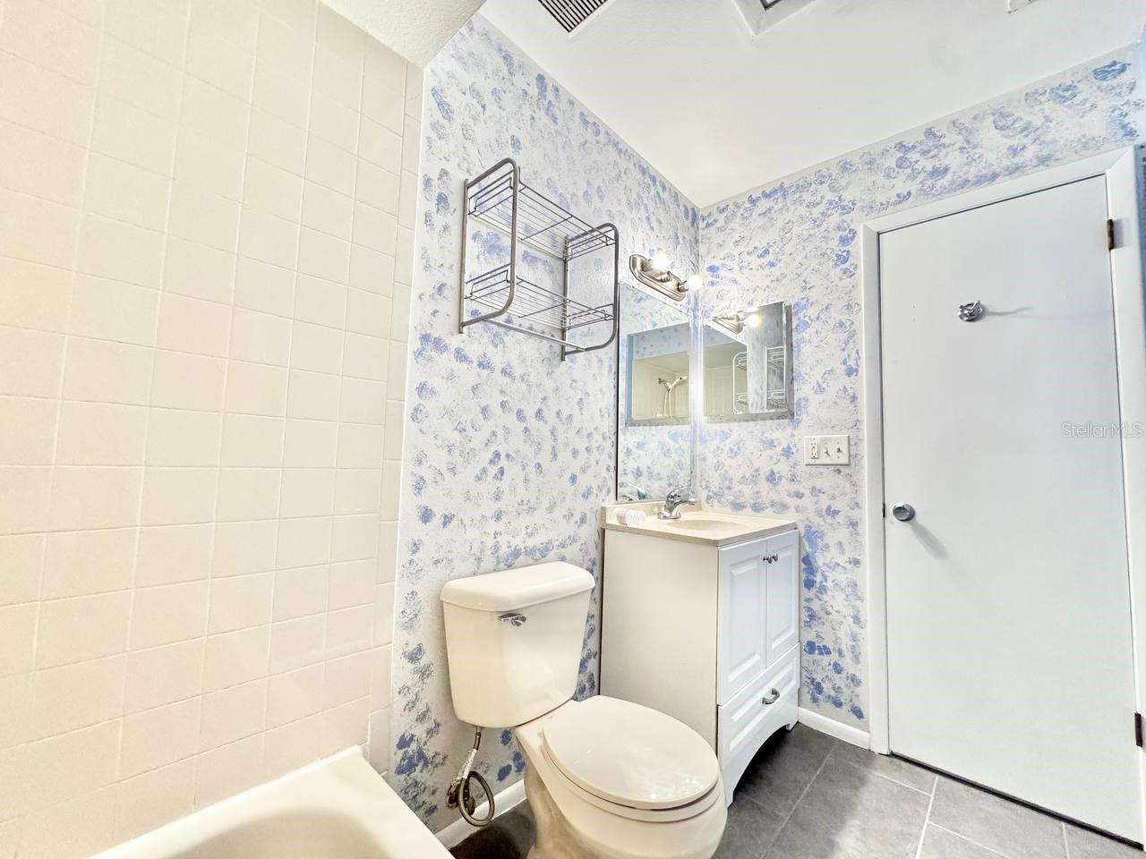 Image 21 of 27 For 5124 Gainsville Drive