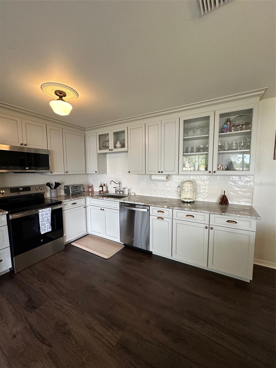 Image 9 of 53 For 22841 Saint Thomas Circle