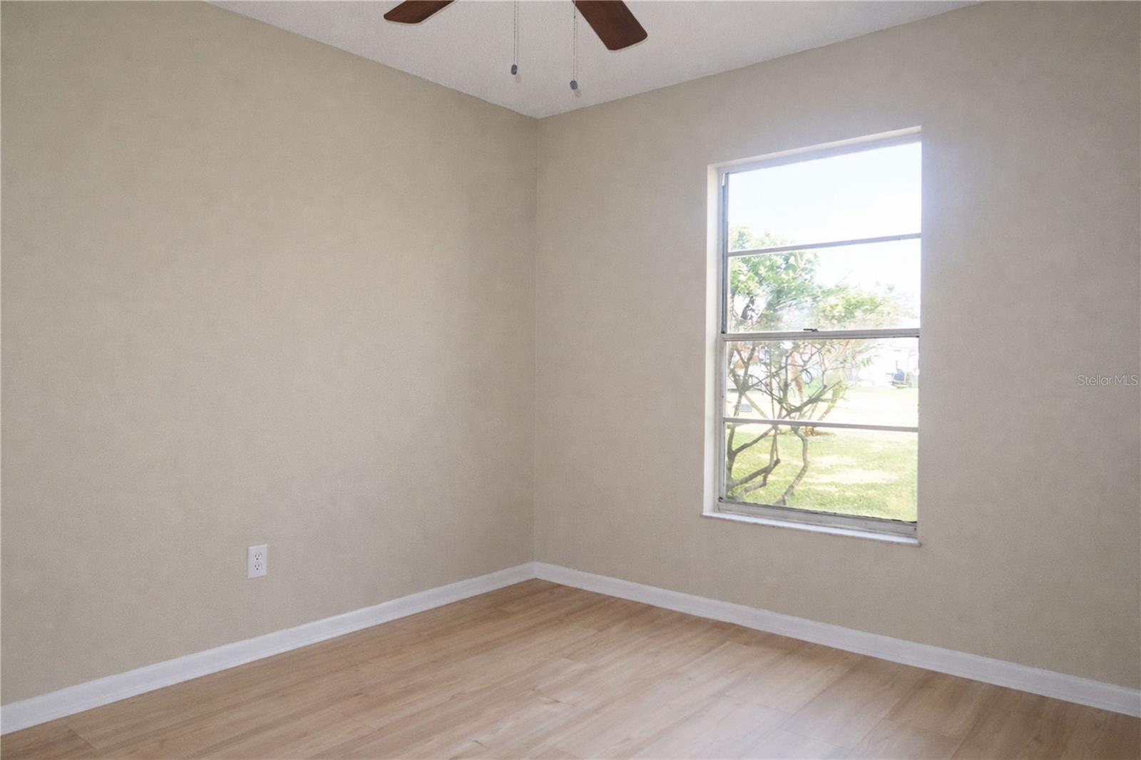 Image 11 of 16 For 14670 Douglas Drive