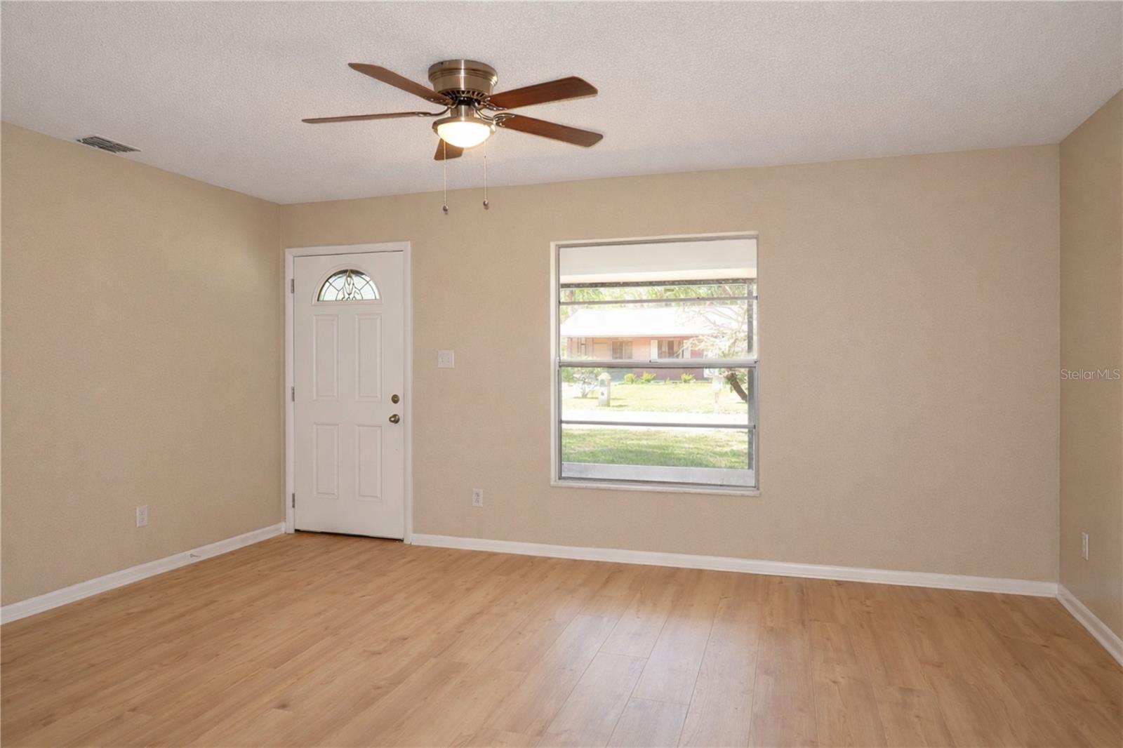 Image 5 of 16 For 14670 Douglas Drive