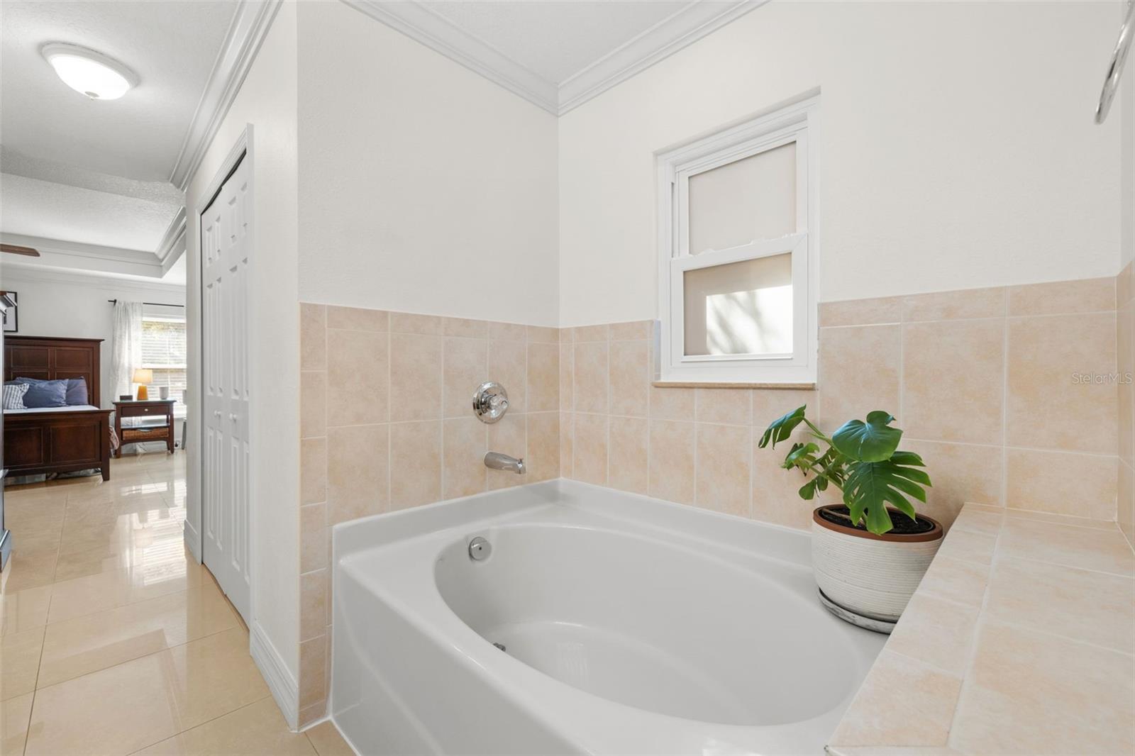 Image 19 of 47 For 1804 Erna Drive