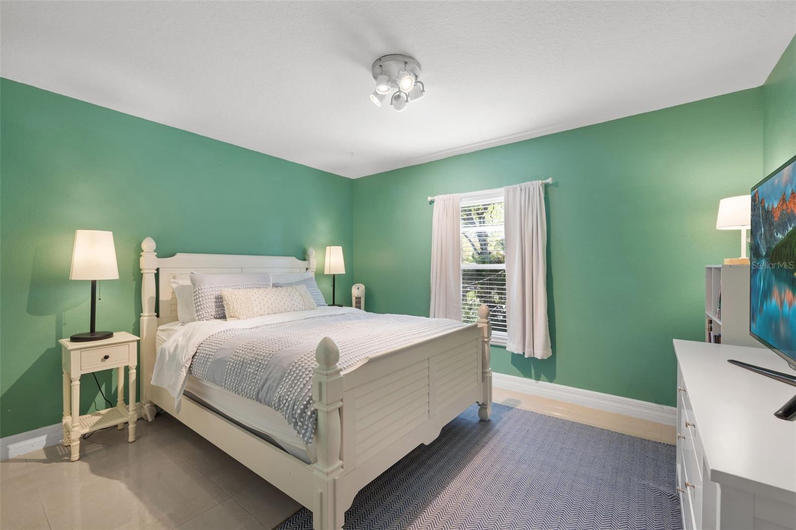 Image 22 of 47 For 1804 Erna Drive