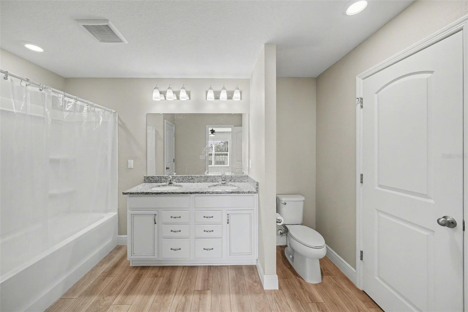 Image 9 of 25 For 12588 Aston Drive