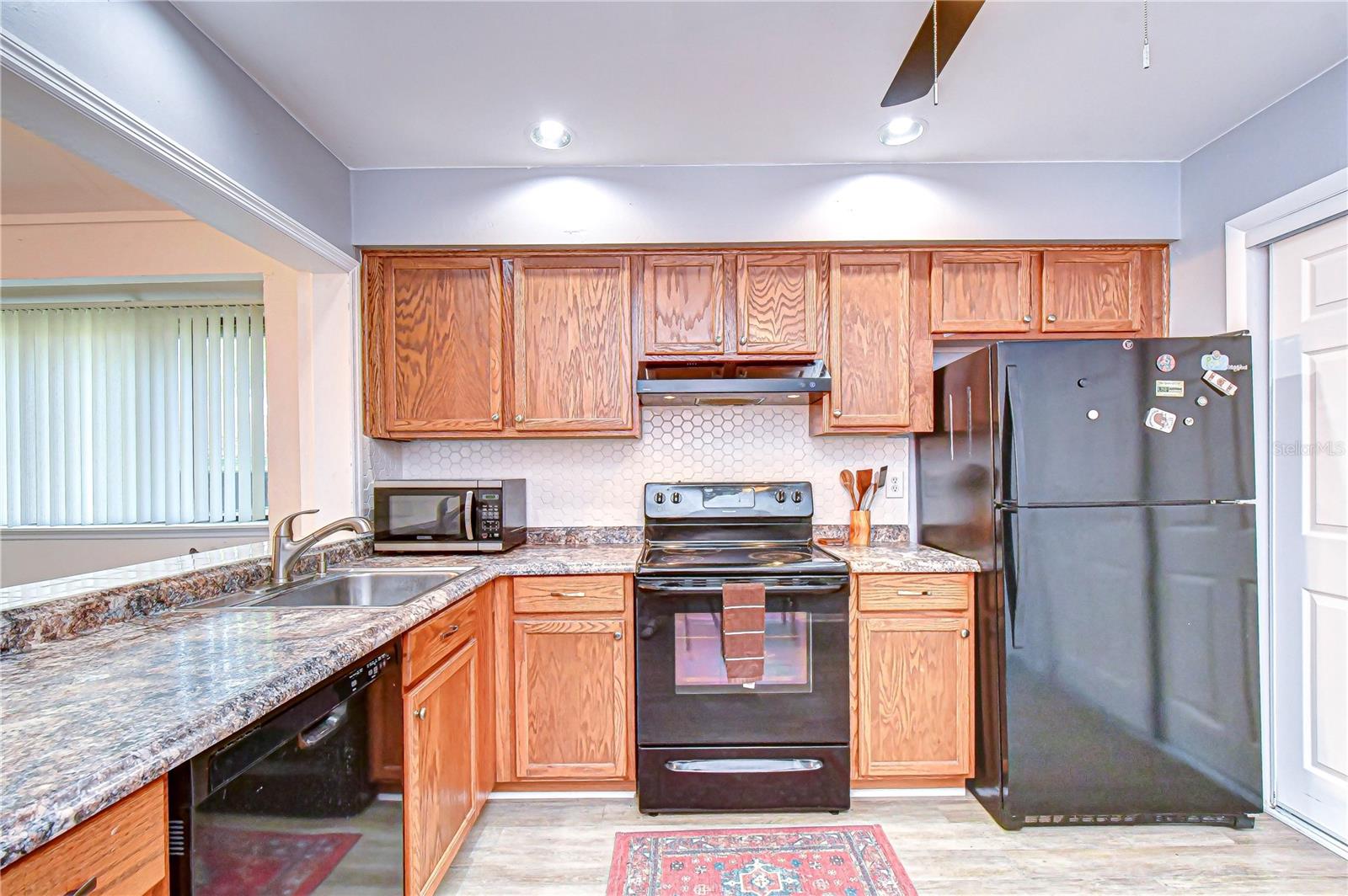 Image 20 of 42 For 13402 Pine Lake Way 202b