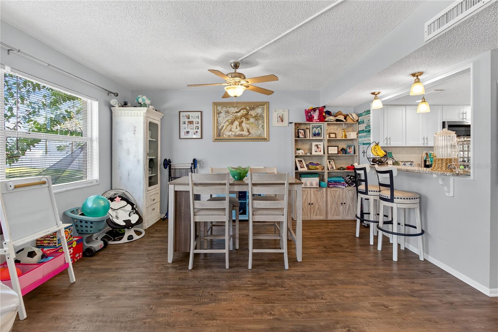 Image 18 of 54 For 1146 King Arthur Court 110