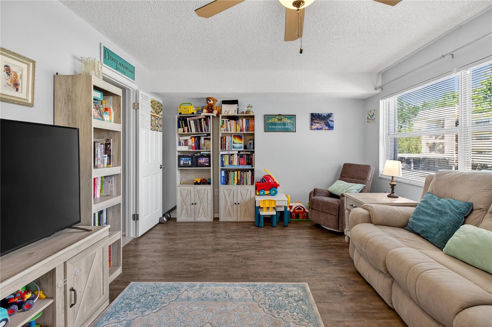 Image 22 of 54 For 1146 King Arthur Court 110