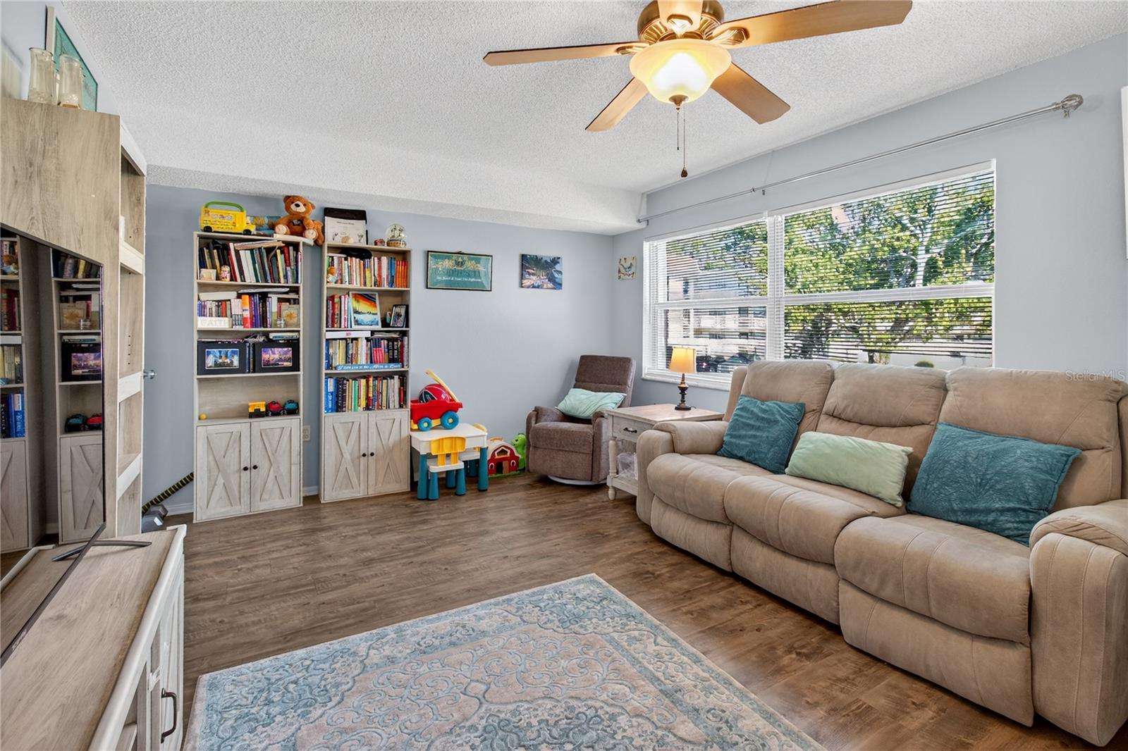 Image 23 of 54 For 1146 King Arthur Court 110