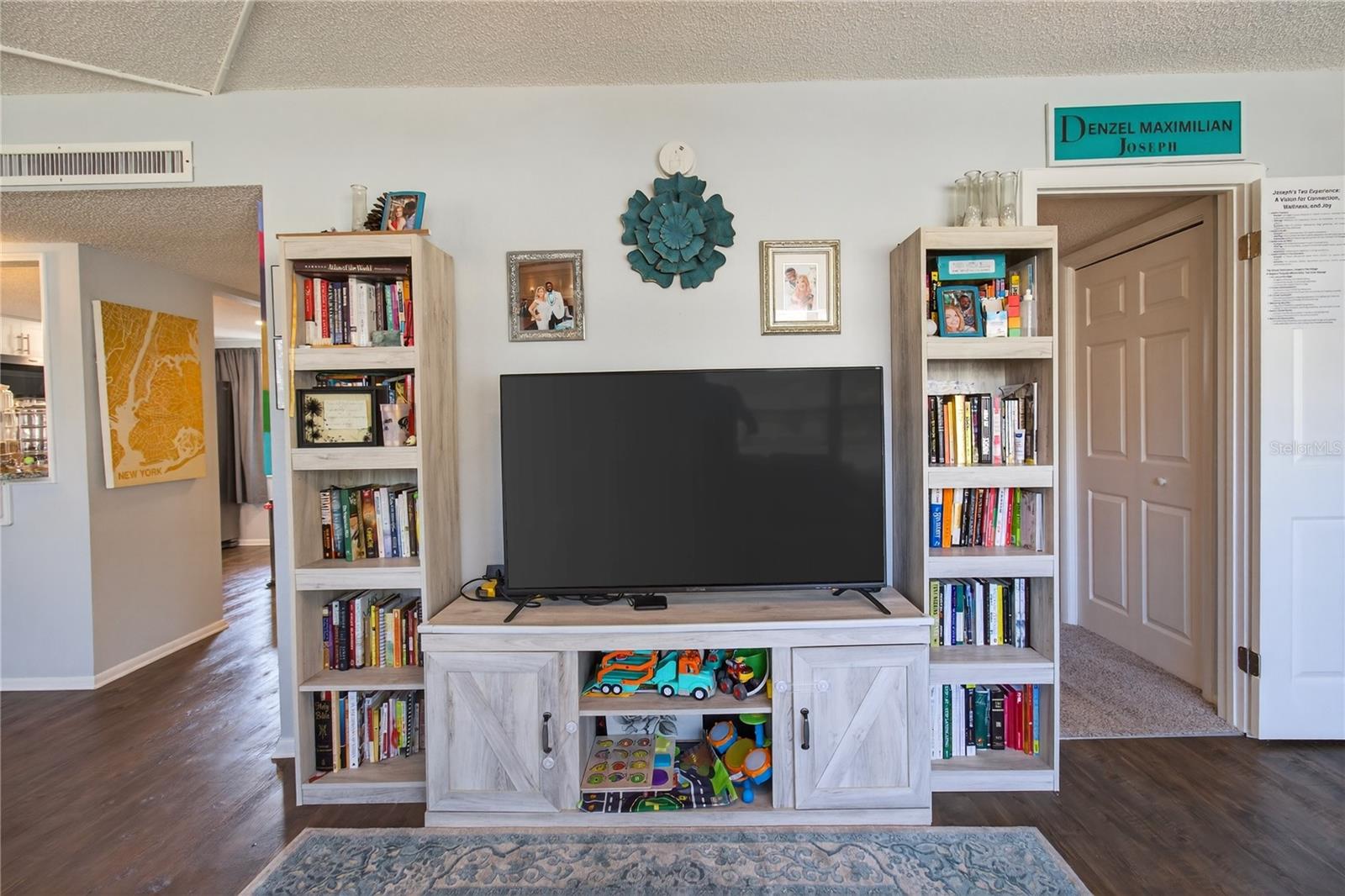 Image 24 of 54 For 1146 King Arthur Court 110