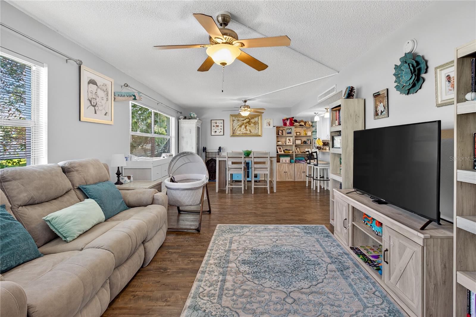 Image 25 of 54 For 1146 King Arthur Court 110