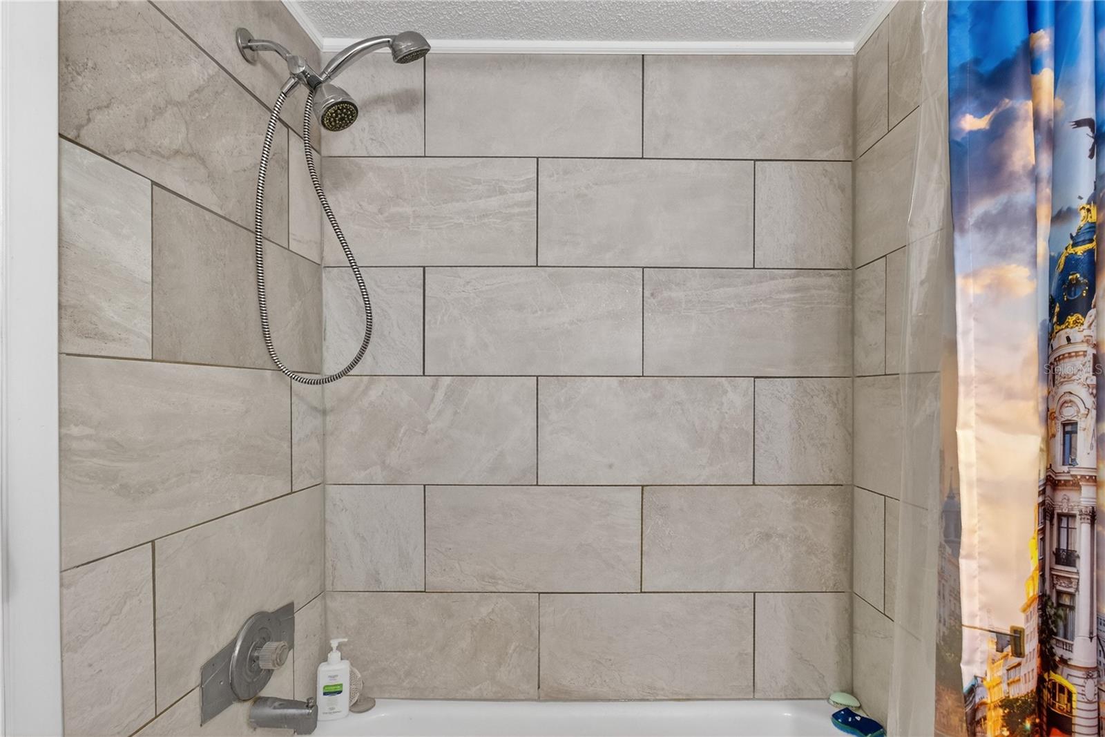 Image 35 of 54 For 1146 King Arthur Court 110