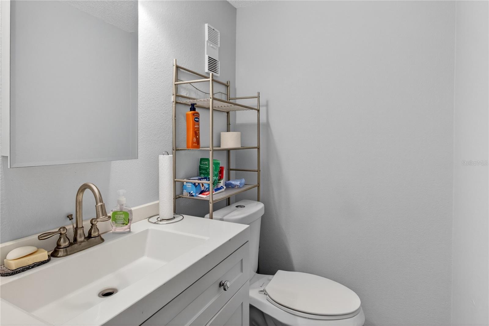 Image 40 of 54 For 1146 King Arthur Court 110